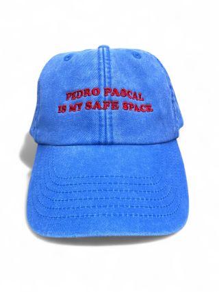 Ladies and gentleman! Our love and savior Pedro Pascal! #bekind Kšiltovky najdete ve více než 7 barevných variantách ma...