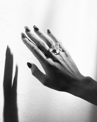 Náš nejnovější člen @dark_concept_store Komunity - značka éterických šperků @kaaret_ ✨ Nejen že jsou magicky krásné, ale...